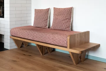 Mieszkanie w kamienicy na przedmieściach Pragi, projekt No Architects Linka, No Architects