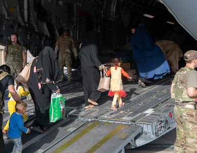 Miniatura: Ewakuacja z Kabulu. Włoski samolot...