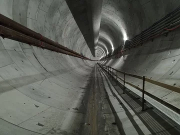 Prace na terenie budowy tunelu pod Świną 