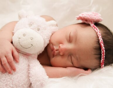 Miniatura: Ile powinny spać niemowlęta? Dowiedz się,...