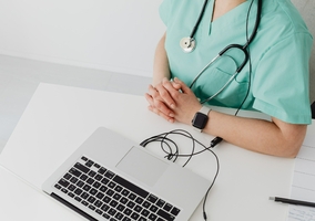 Psychotropy w 5 minut? W sieci kwitnie handel e-receptami