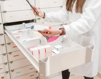 Miniatura: GIF pilnie wycofuje z aptek dwie serie...