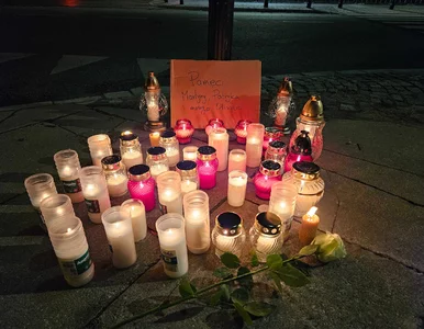 Miniatura: Pod Sejmem uczcili pamięć ofiar wypadku na...