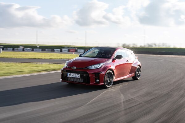 Miniatura: Toyota GR Yaris w Słomczynie