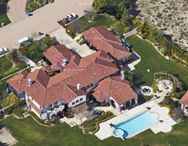 Miniatura: Khloe Kardashian sprzedaje swój dom w...