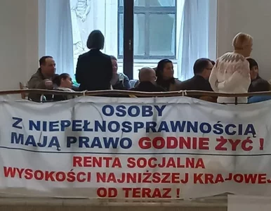 Miniatura: Mają żal do Tuska i Hołowni. Rozpoczęli...