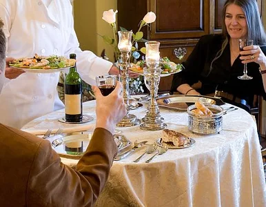 Miniatura: Magda Gessler radzi, ludzie idą z torbami