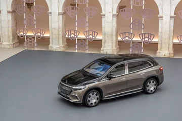 Mercedes-Maybach EQS SUV 