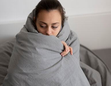 Miniatura: Marzniesz w łóżku, choć masz „ciepłą”...