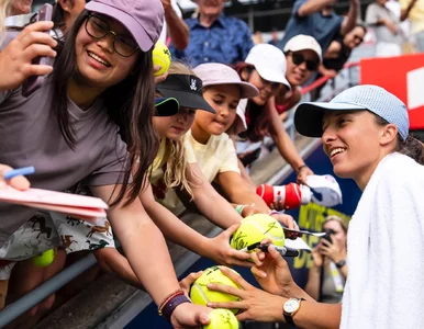 Miniatura: Iga Świątek ze wzruszającym gestem. Świat...