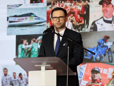 Miniatura: Obajtek zapytany o ucieczkę za granicę. Ma...