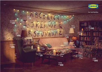 Salon z serialu „Stranger Things”, odtworzony przy użyciu produktów ze sklepu IKEA 