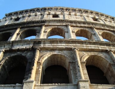 Miniatura: Rzym stawia na PiS, Mediolan - na PO