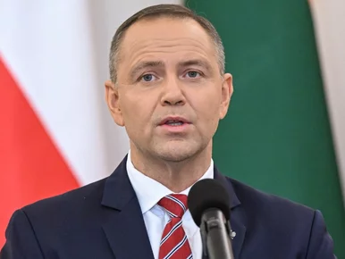 Miniatura: Nawrocki może namieszać w PiS. Na stole...