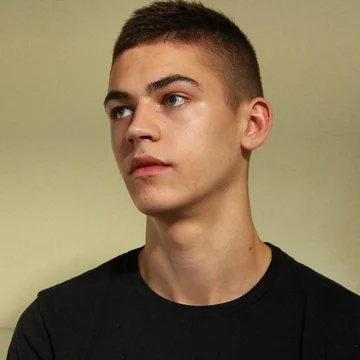 Hero Fiennes-Tiffin 