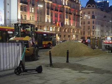 Rondo Dmowskiego i centrum Warszawy w przededniu Marszu Niepodległości 