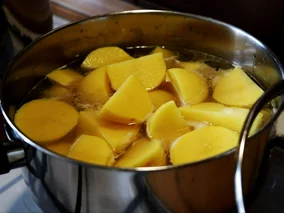 Miniatura: Zapomnij o soleniu ziemniaków. Ten trik...