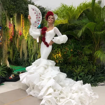 Angela Ponce 