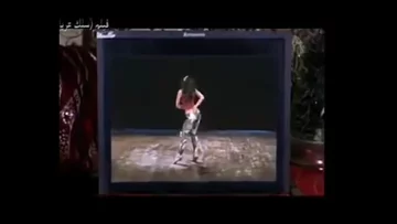 Kadr z teledysku „Boss Oumek” Leili Amer 