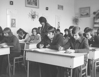 Miniatura: Ile pamiętasz ze szkoły z czasów PRL-u?...