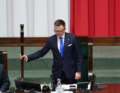 Miniatura: Barierki znów rozstawione przed Sejmem....