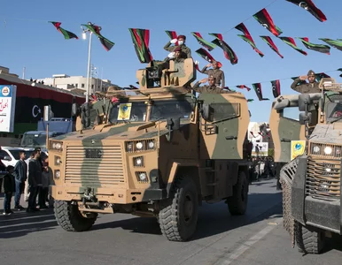 Miniatura: Wojenny watażka kontra syn krwawego...