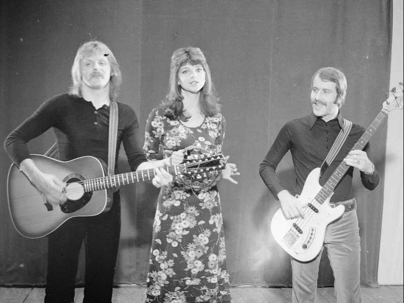 Pamiętasz teksty popularnych piosenek z PRL-u? Polacy je uwielbiali