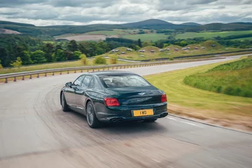 Bentley Flying Spur Hybrid 