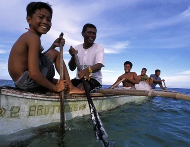 Miniatura: Internauci kupili małym Filipińczykom......