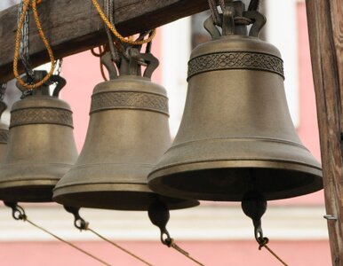 Miniatura: Batalia w Łodzi. Kościelne dzwony kością...