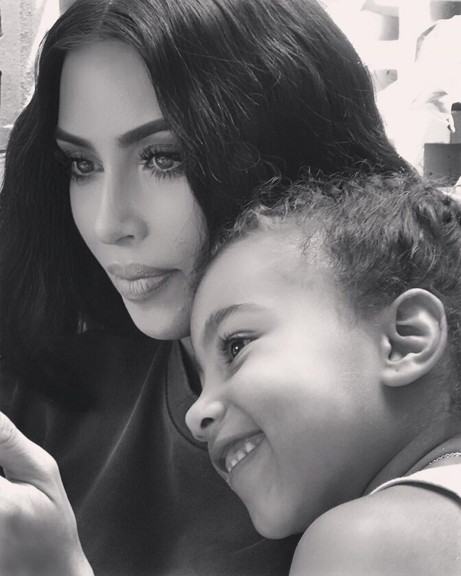 Kim Kardashian z rodziną 