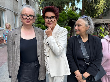 Jolanta Kwaśniewska &ndash; Prezeska Zarządu Fundacji Porozumienie bez Barier oraz&nbsp;redaktorki Dom.wprost: Ewa Jagalska i&nbsp;Magda Grefkowicz podczas uroczystego otwarcia Pokoju Wyciszeń