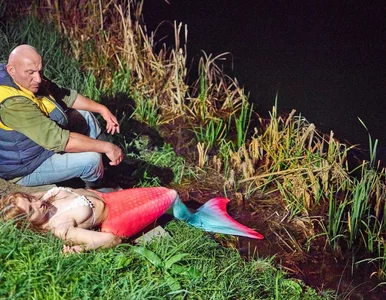 Miniatura: „Przystanek Sejm”. Najman dźwiga Syrenkę...