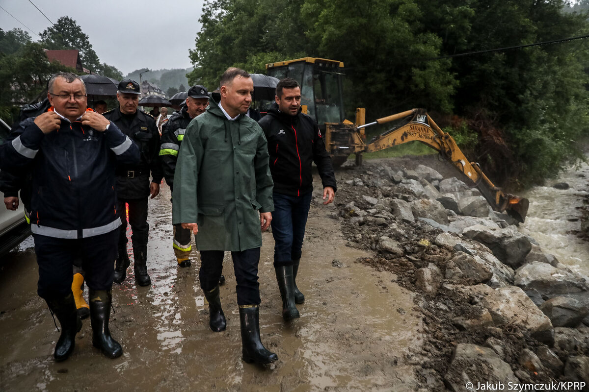 Prezydent na terenach dotkniętych ulewami 