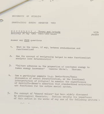 "Kapsuła czasu" została otwarta na uniwersytecie w Stirling 