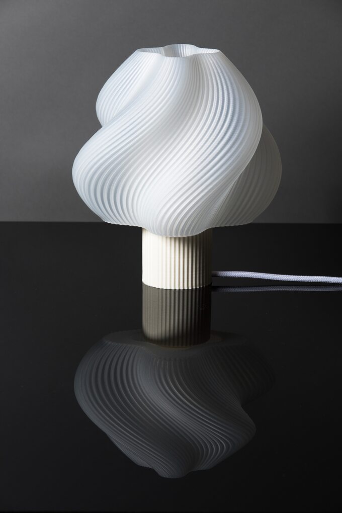 Lampka Soft Serve, projekt Crème Atelier