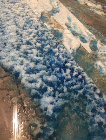 Niebieski śnieg w Petersburgu 