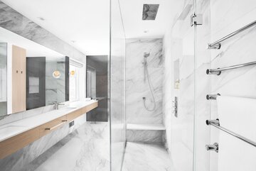 Mieszkanie w&nbsp;bieli, projekt Newsam Construction