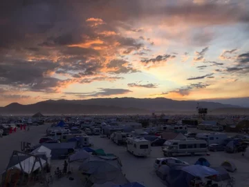 Burning Man 2017. Uczestnicy tworzą na pustyni Black Rock City 