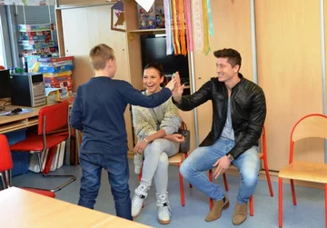 Anna i Robert Lewandowscy w Centrum Zdrowia Dziecka 