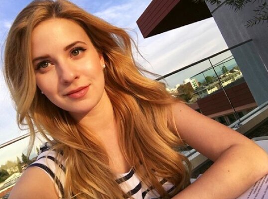 Miniatura: Caroline Sunshine, gwiazdka Disneya...