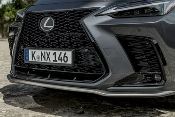 Nowy Lexus NX 450h+ 