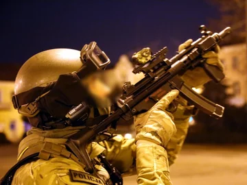 Policjanci zatrzymali trzy osoby 