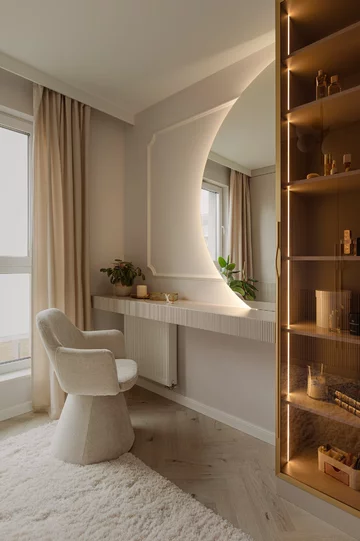 Soft minimalizm w 59-metrowym mieszkaniu w Gdyni – kaszmirowa paleta, angielska jodełka i konsekwentnie zaprojektowane detale autorstwa Agaty Piltz 