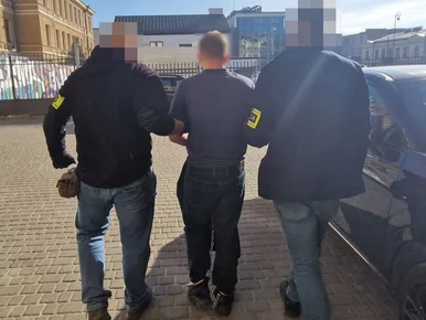 Miniatura: Ranił swojego ojca i groził wysadzeniem...