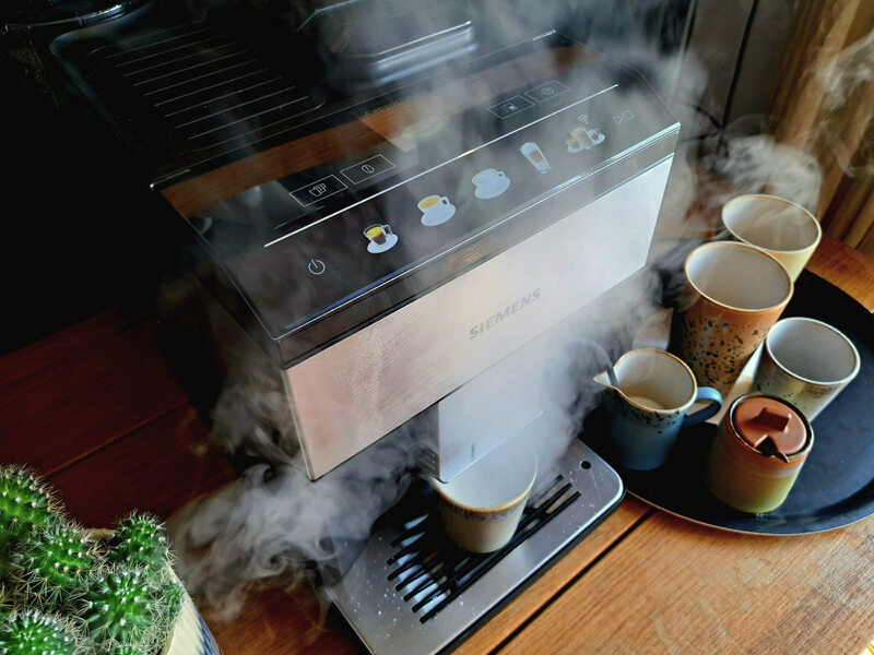 Ekspres automatyczny EQ500 wyposażony jest w wysokiej jakości młynek ceramDrive, który mieli ziarna kawy wyjątkowo równo, przez co umożliwia wydobycie wszystkich aromatów w trakcie procesu parzenia