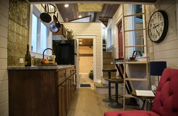 Mały dom na kółkach projektu firmy Tiny Heirloom 
