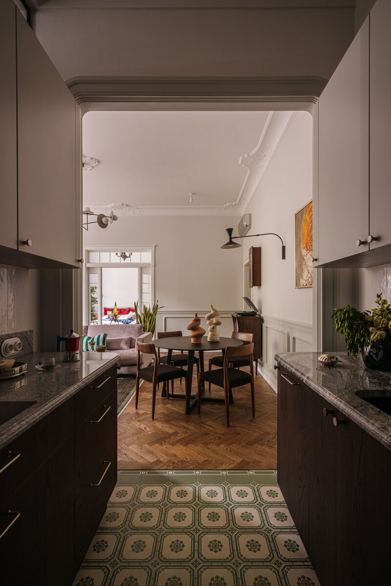 Wysmakowany apartament w&nbsp;poznańskiej kamienicy, projekt Maria Jachalska