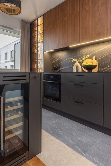 Mieszkanie z&nbsp;elegancko wykończonymi ścianami, projekt Decoroom