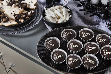 Dekoracje i naczynia na Halloween, Westwing 